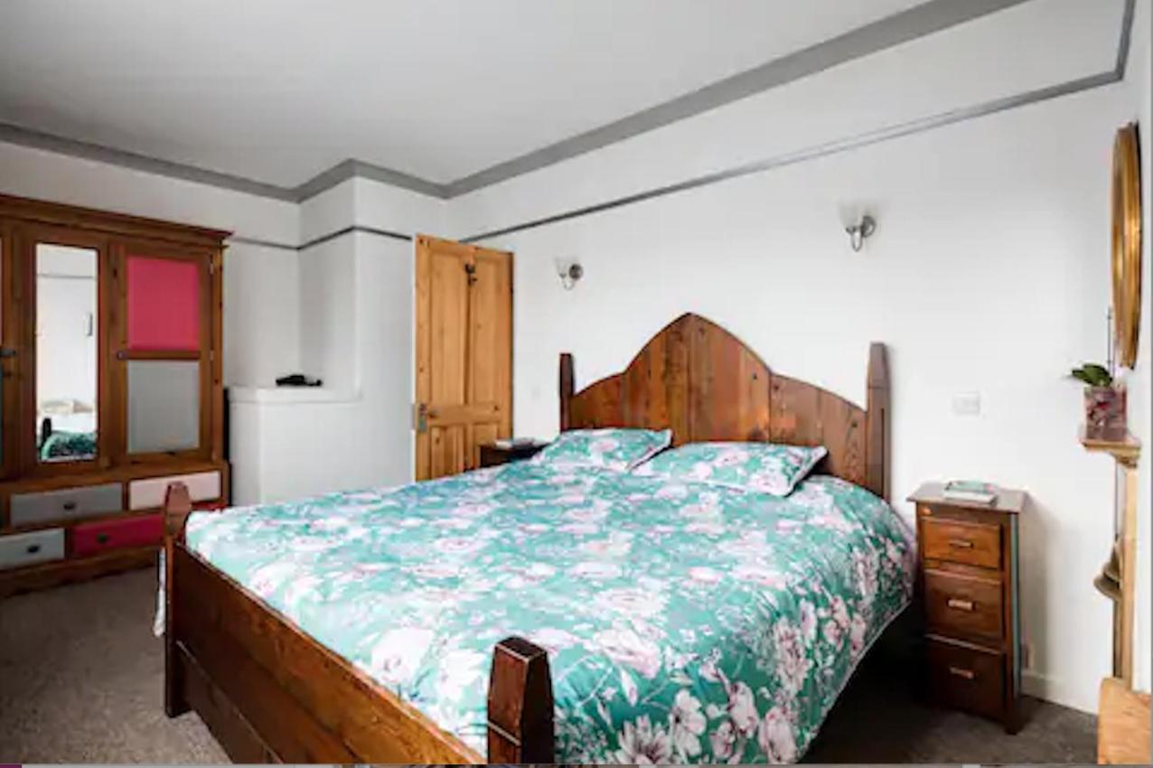 Lovely Three Bedroomed House, Parking 2 Cars 伦敦 外观 照片